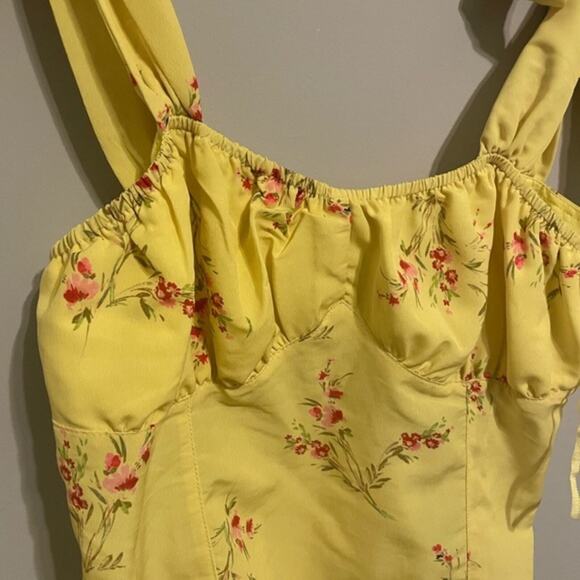 Line and Dot Yellow floral‎ top size large - Picture 2 of 7